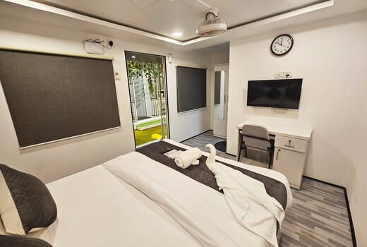 Astha Home - Shared Pool Room