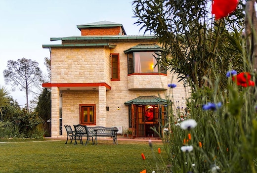 V are Family | Mistair Garden Wing Villa