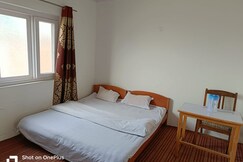 Elysium Guest House, Budgam