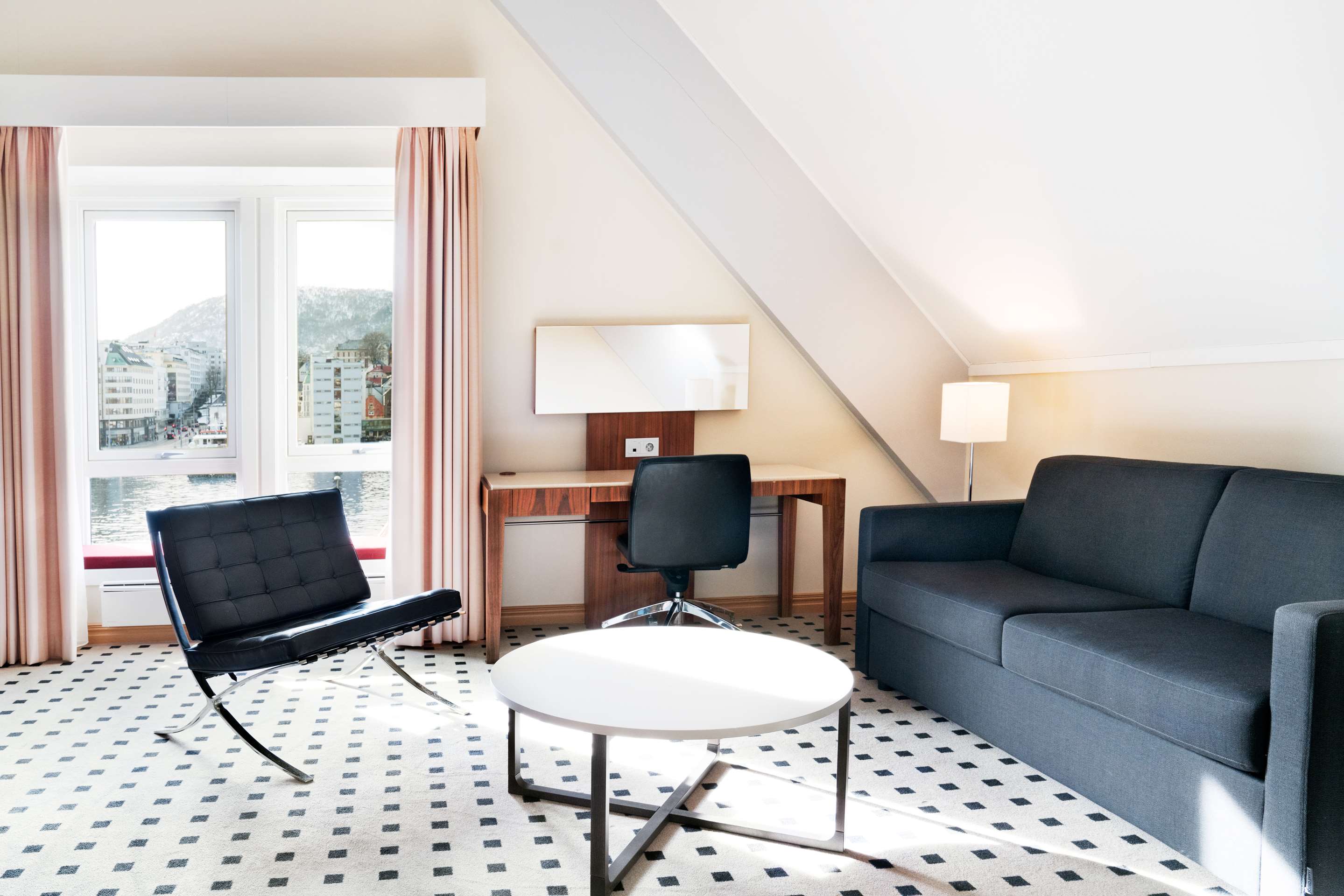 Radisson Blu Royal Hotel, Bergen - Tap to explore photos
