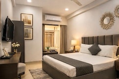 Hotel The Comfort Cove, Surat