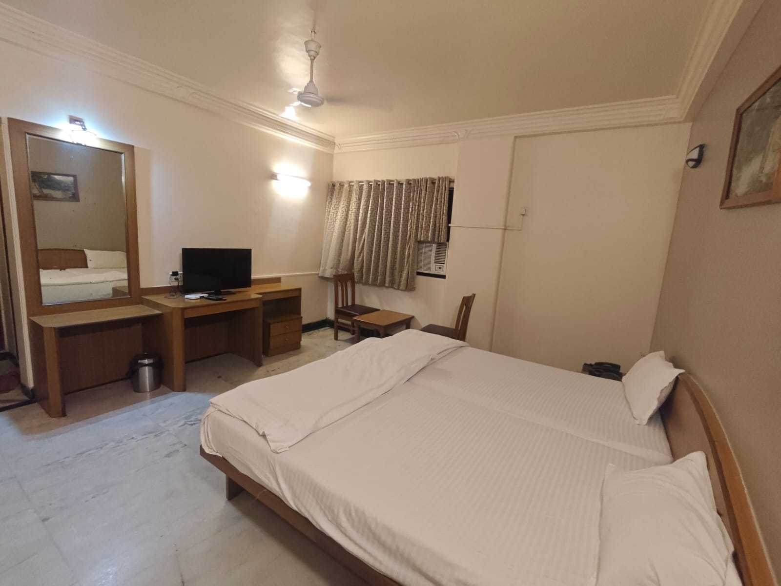 Hotel O Relax Inn Executive - Tap to explore photos