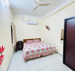 Room 1 (Deluxe)