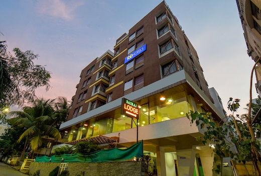 FabHotel Sai Raj - Nr Zeel college