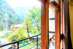 Wanderer Stays, Kasol