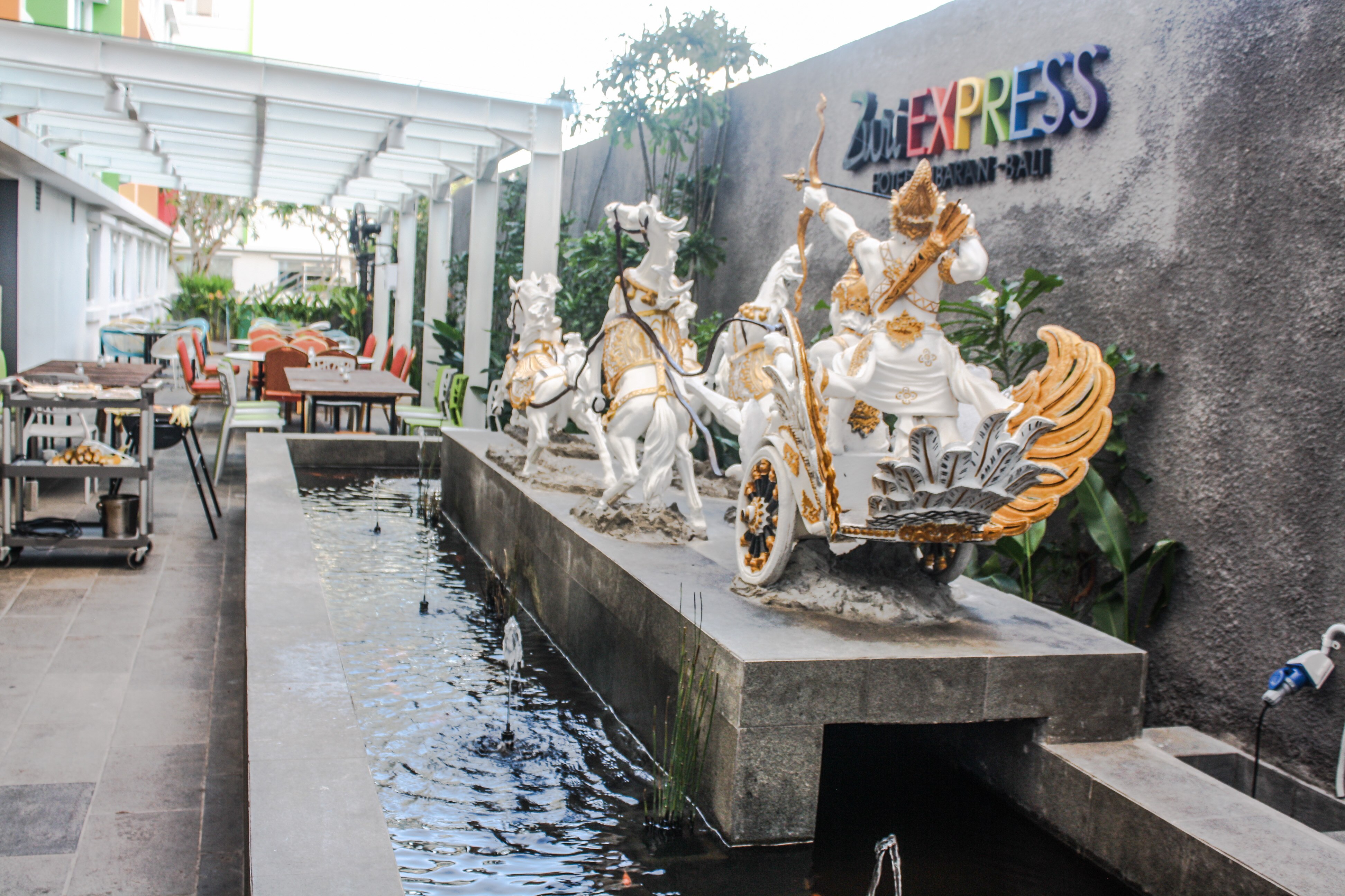 Zuri Express Jimbaran Bali - Tap to explore photos