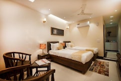 Deluxe Imperial Apartments | Fortis/Max/Huda, Noida