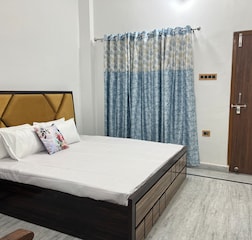 Deluxe Couple Room | Perfect for Couple