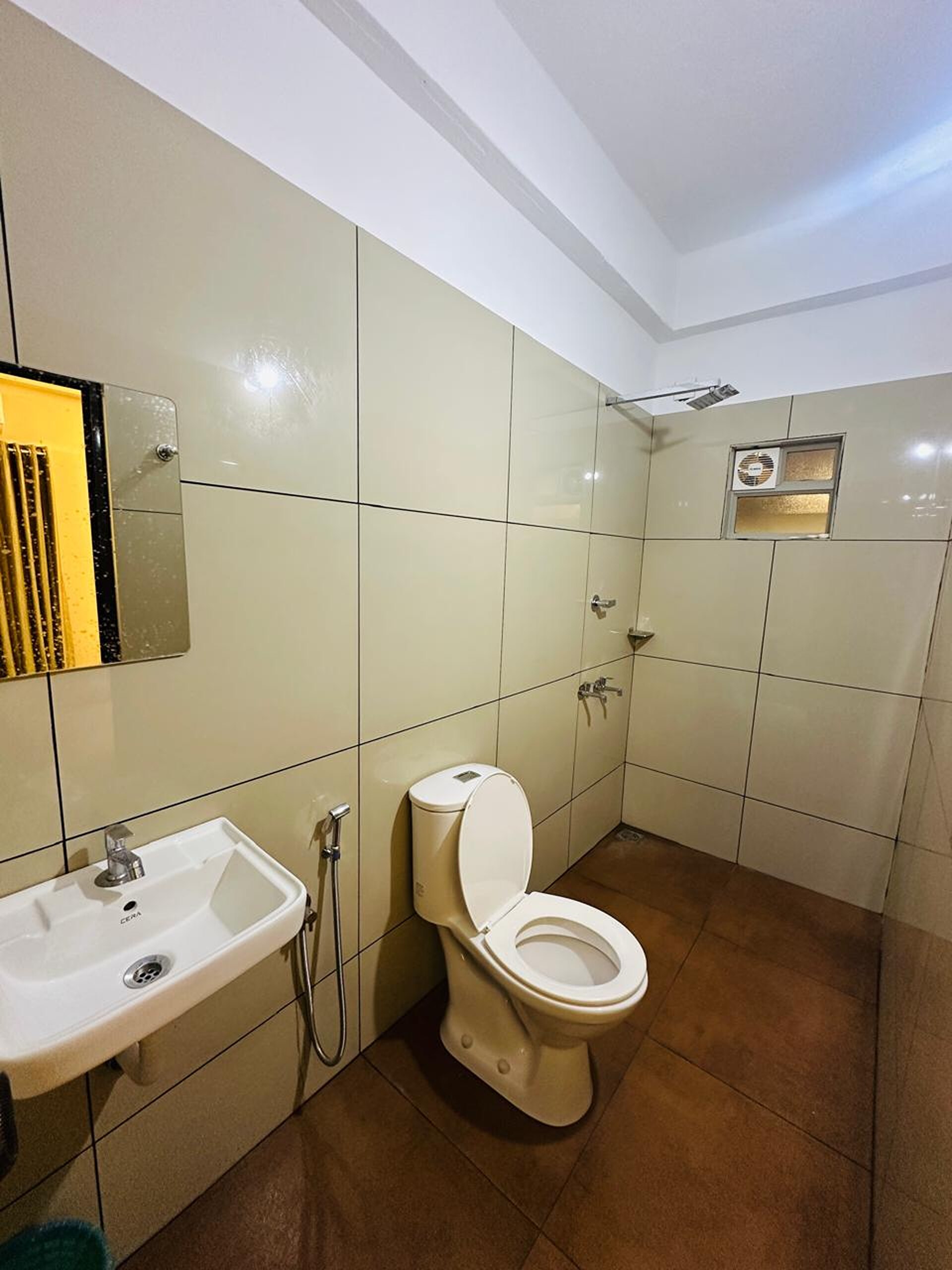 Ishaz Rooms - Tap to explore photos