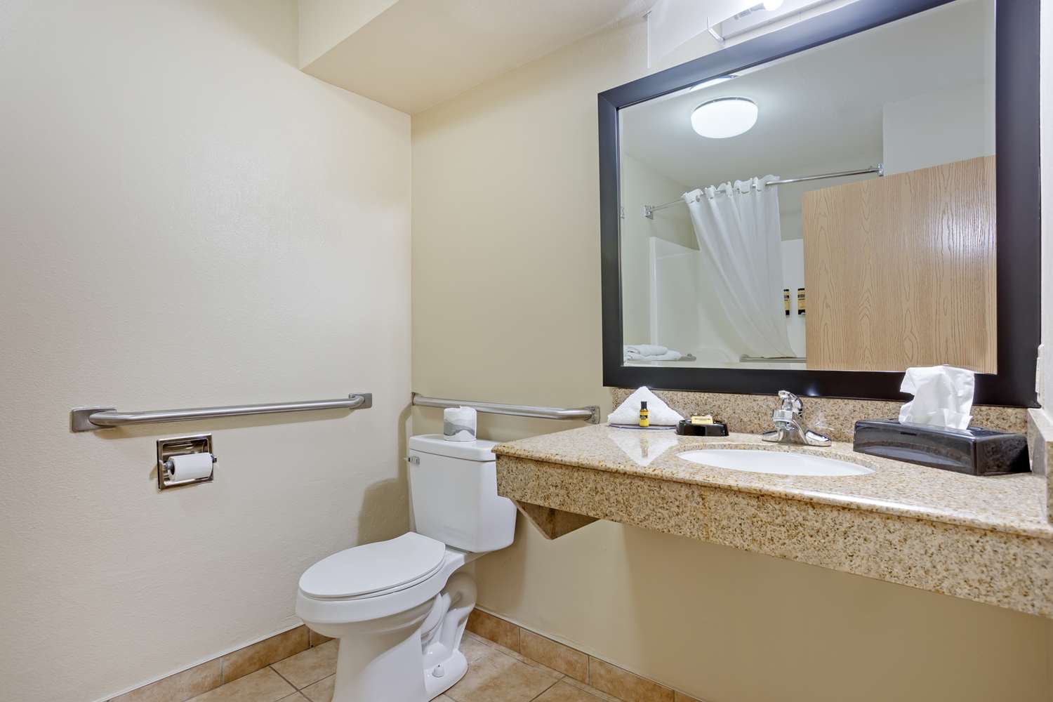 Best Western Plus Lonoke Hotel - Tap to explore photos