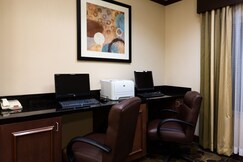 Holiday Inn Express and Suites Moultrie, Mitchell