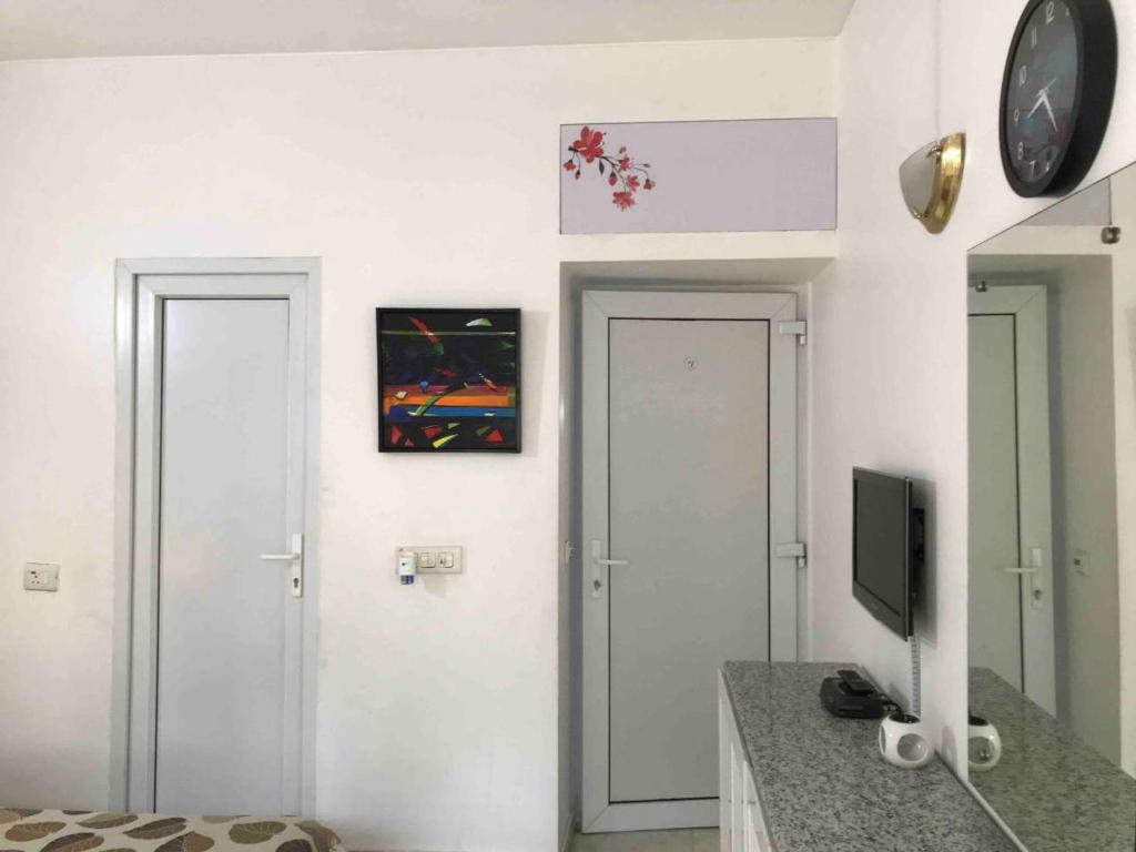 Ardee City Apartment - Tap to explore photos