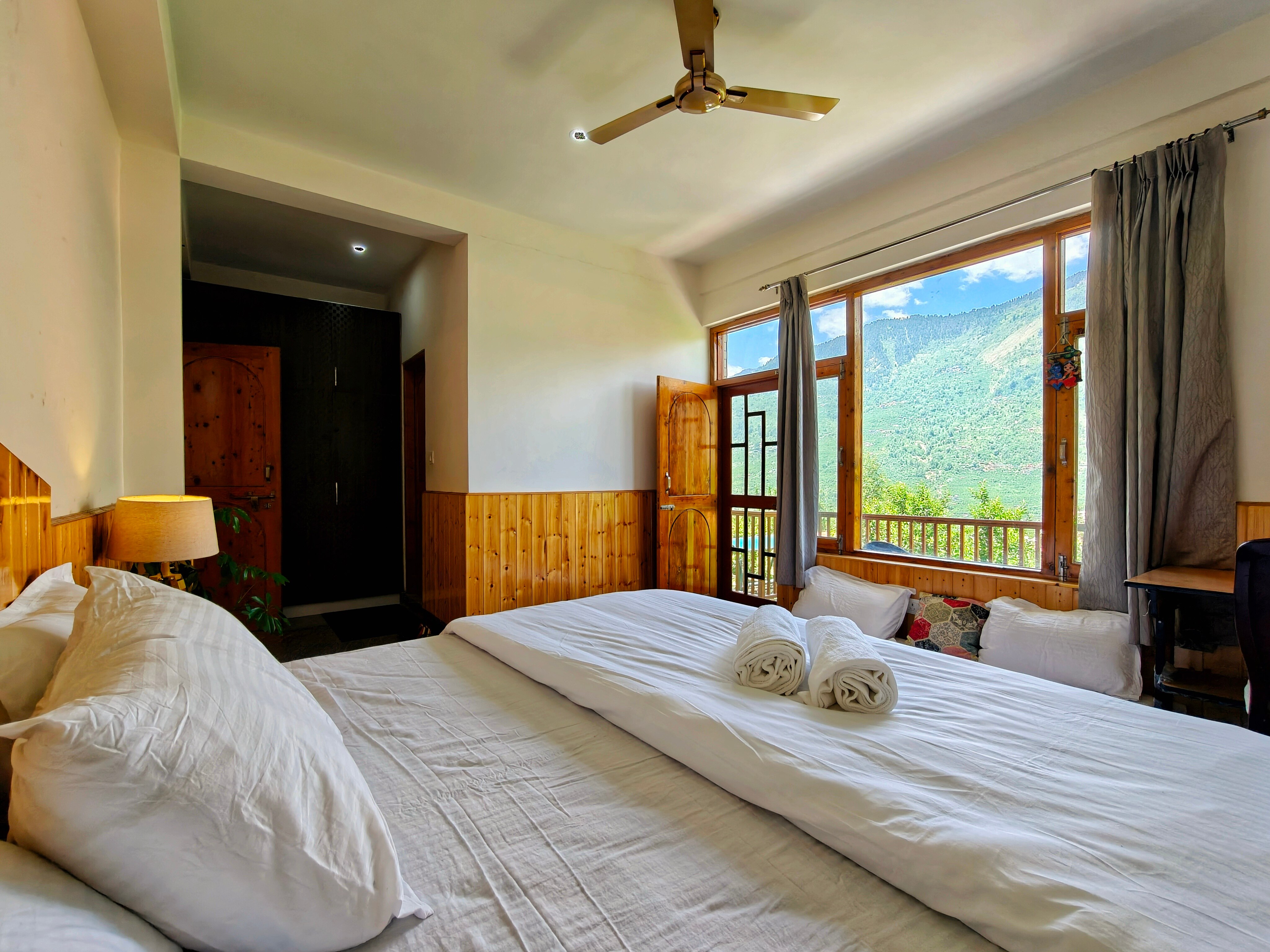 Tra Private 2BHK Fully Furnished Apartment in Manali - Tap to explore photos