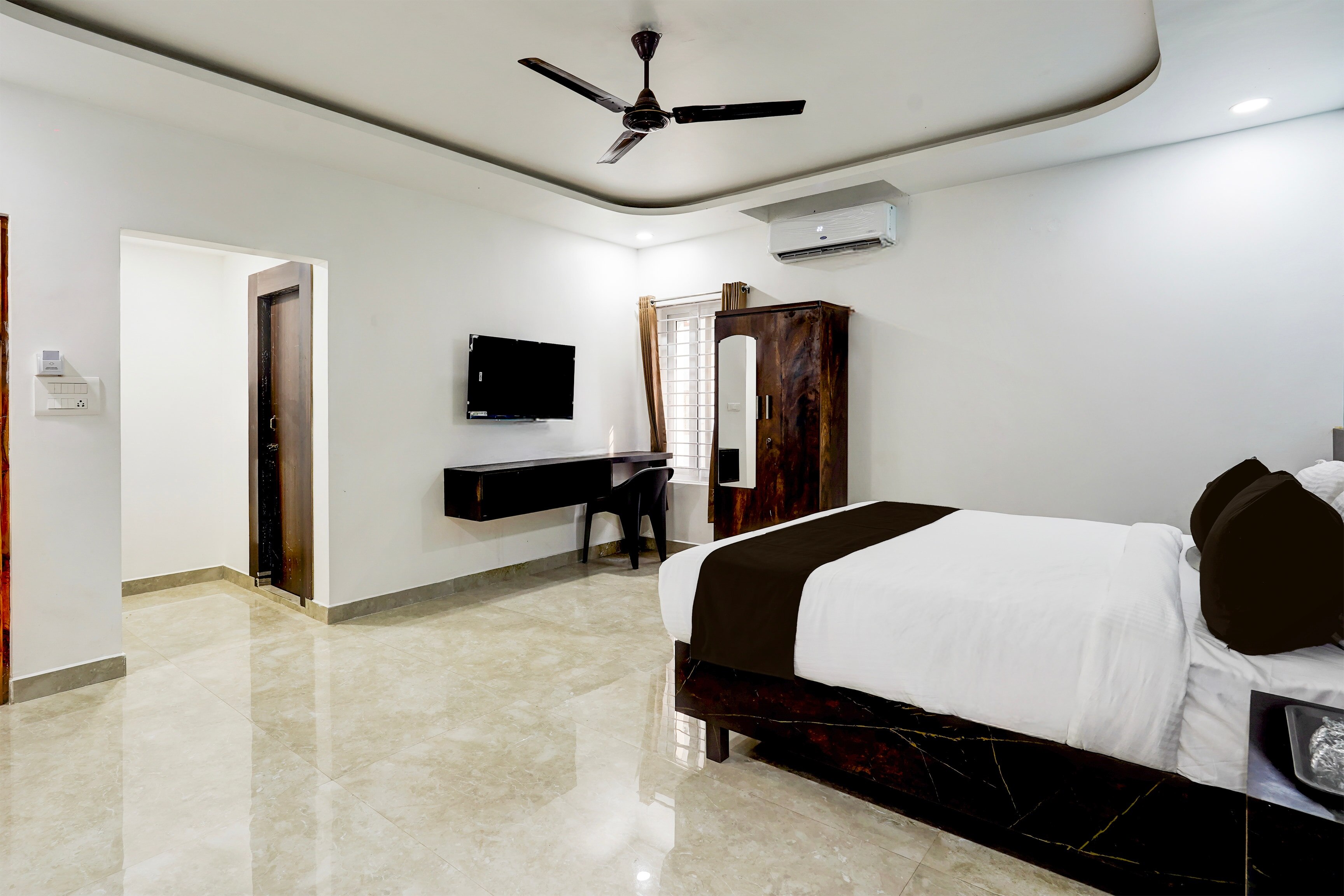 beestay Hotels Tirupati - Tap to explore photos