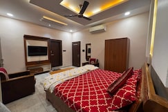 Riverfront 4bhk private penthouse, Ujjain