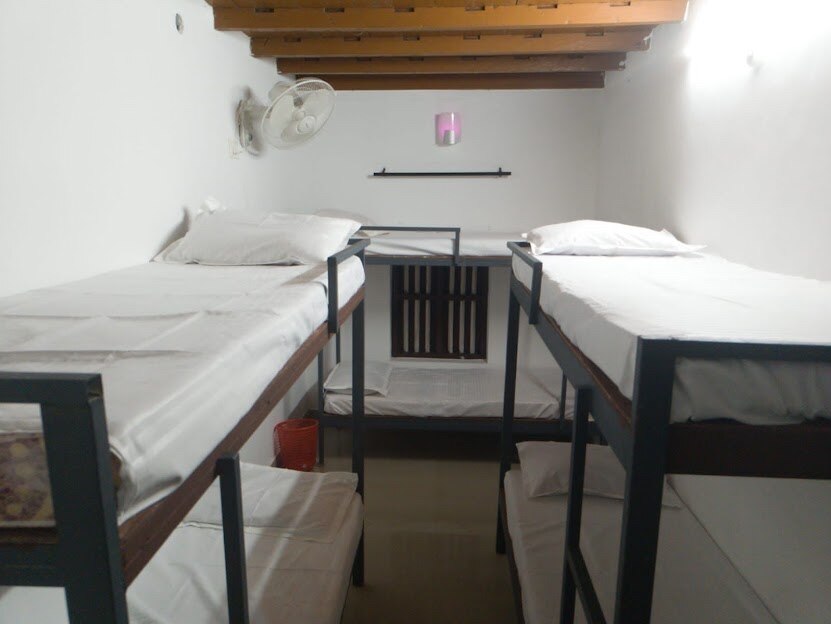 Kiwi hostel - Tap to explore photos