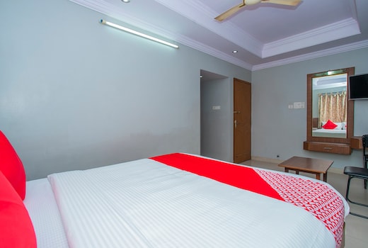 Hotel O White Fort Near Lalbagh Botanical Garden