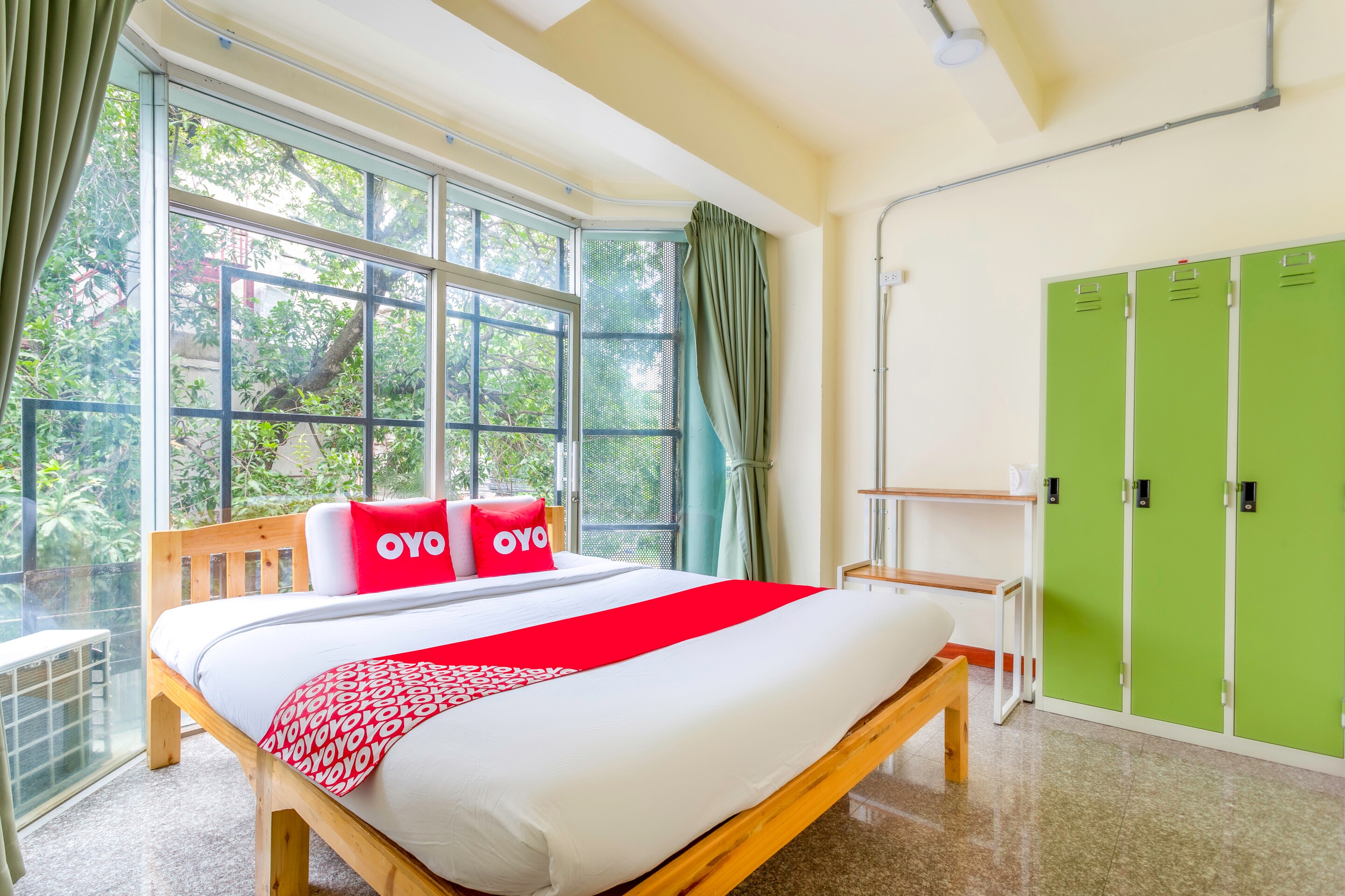 OYO 928 Leaf Hostel - Tap to explore photos