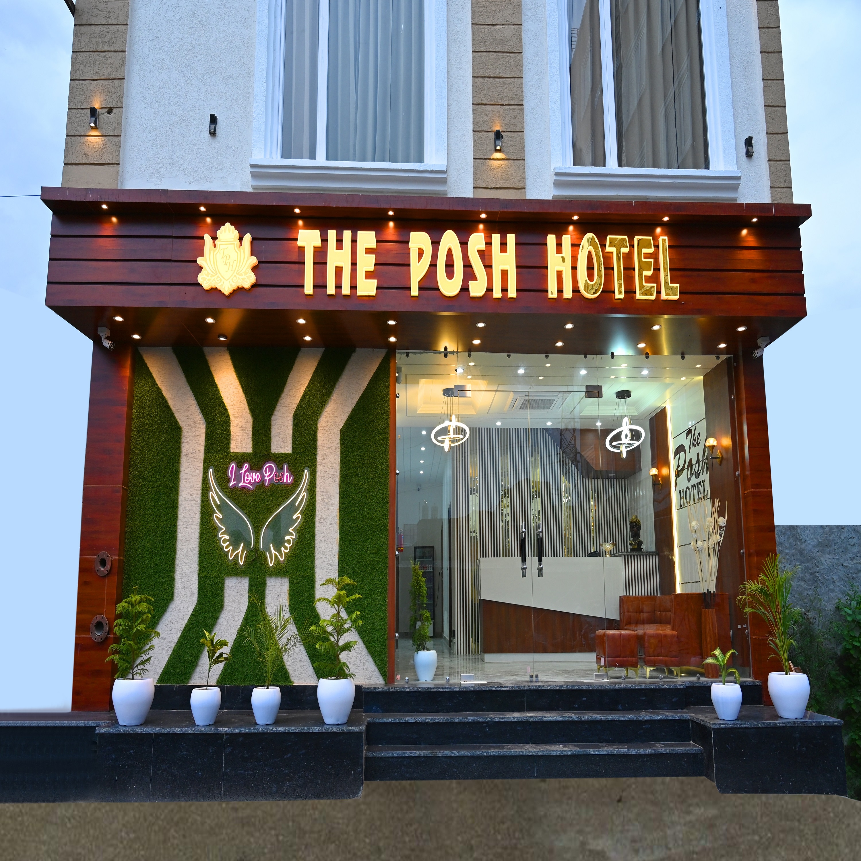 The Posh Hotel - Tap to explore photos