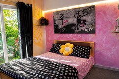 Peace Pop Designer Stay with Garden Access, Pune