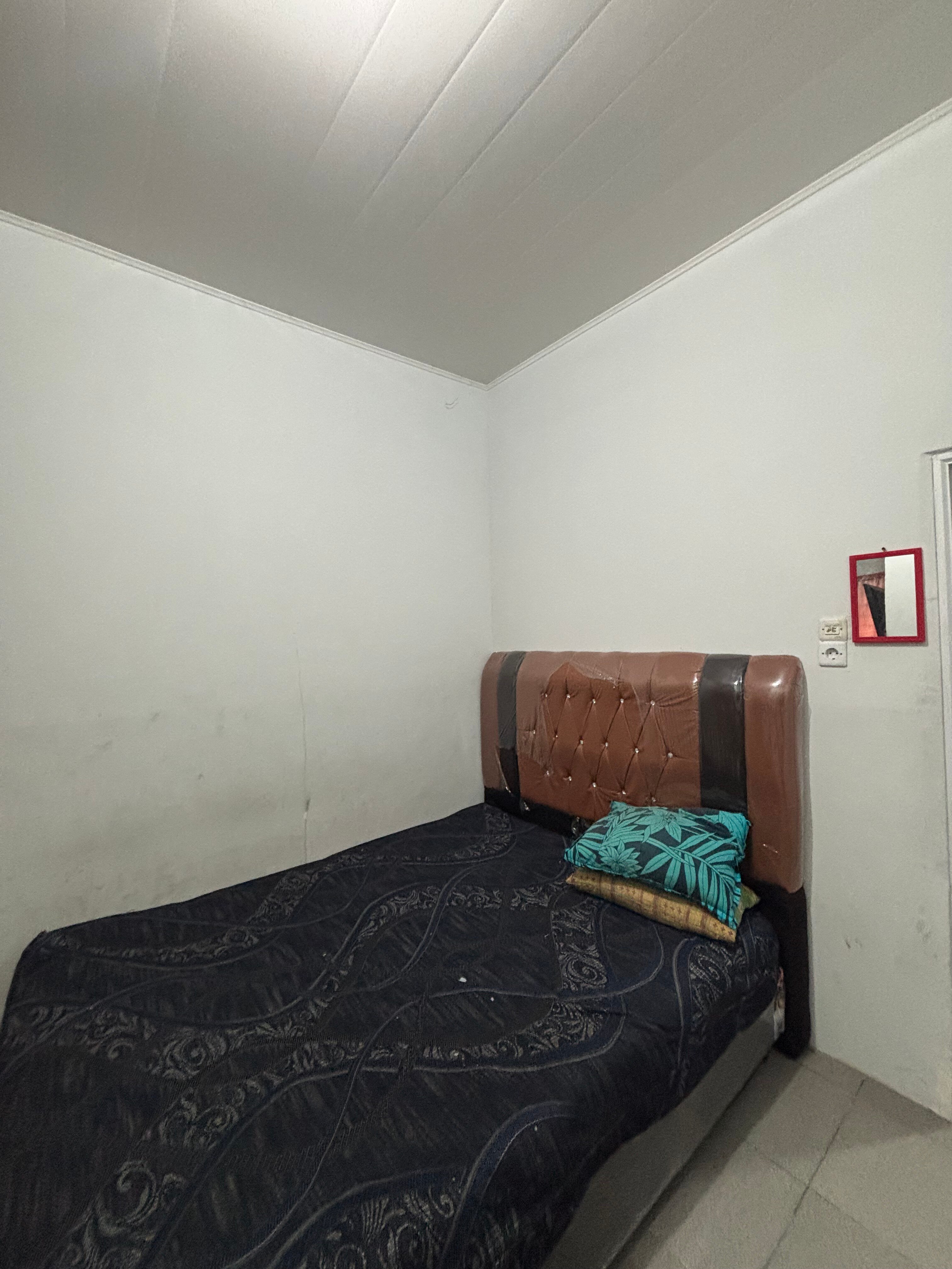 OYO 94638 Surya Residence 2 - Tap to explore photos