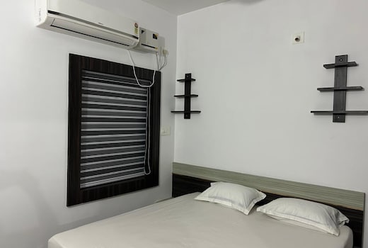 Rumi HomeStays 205