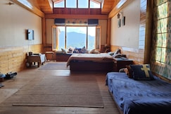 Majestic Himalayan | Rooms & Kitchen, Narkanda