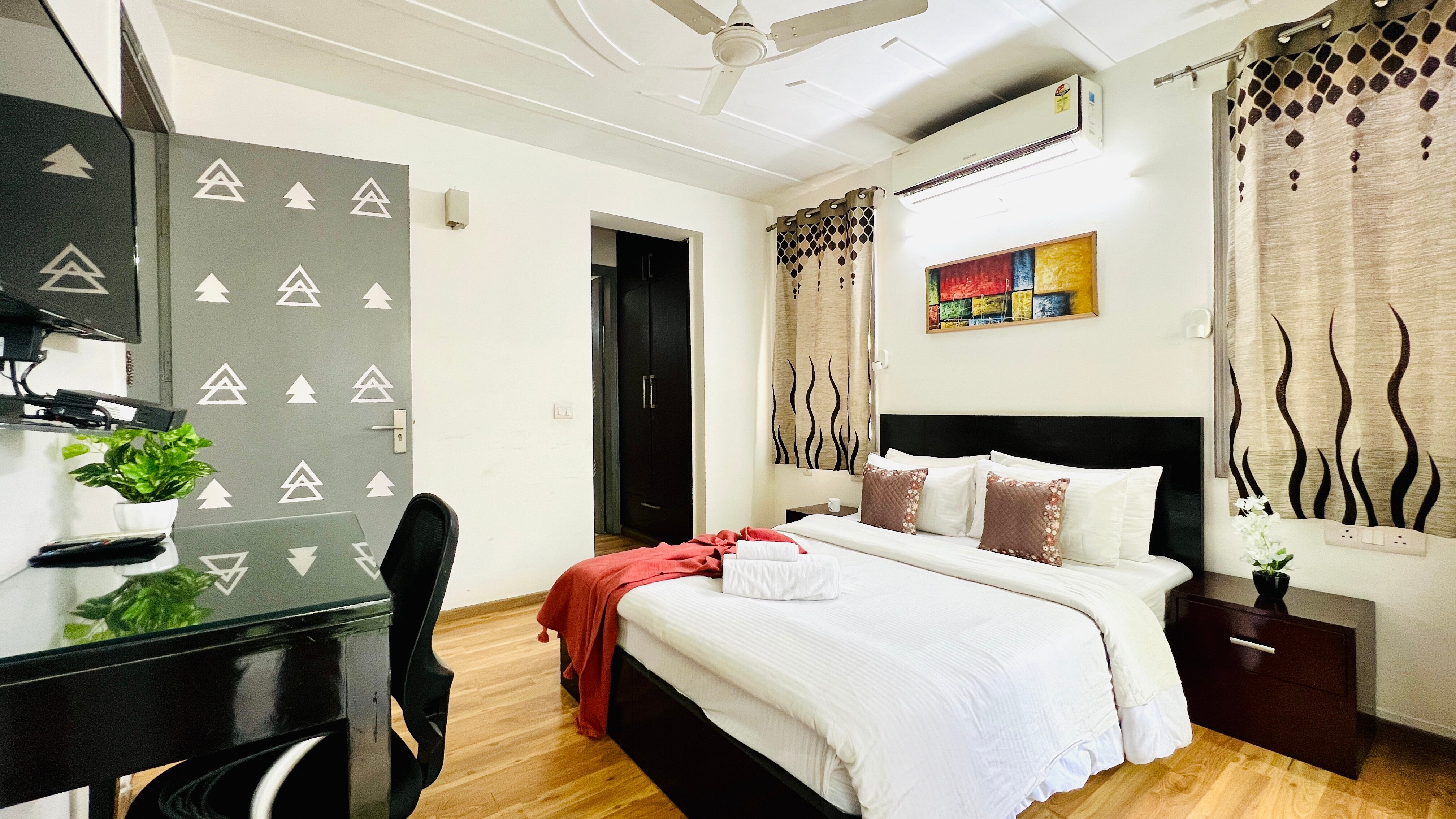 Entire 2BHK Apartment by Olive Service Apartments at Medanta Medicity - Tap to explore photos