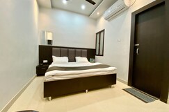 BUTTERFLY INN, Varanasi