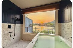 Hydrabay Stays & Eatery, Lonavala