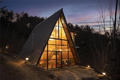 APines Cottages, Karsog