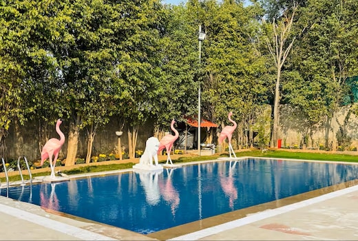 The Singh Farm by Under My Roof in Gurgaon | 4 BHK Cosy Farmhouse