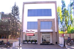 HOTEL MARINERS COURT, Dwarka