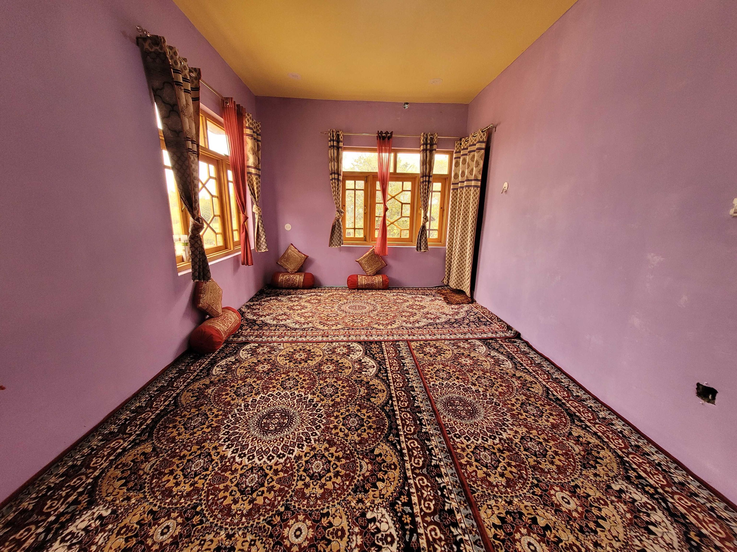 Hotel O Home Umar's Homestay - Tap to explore photos