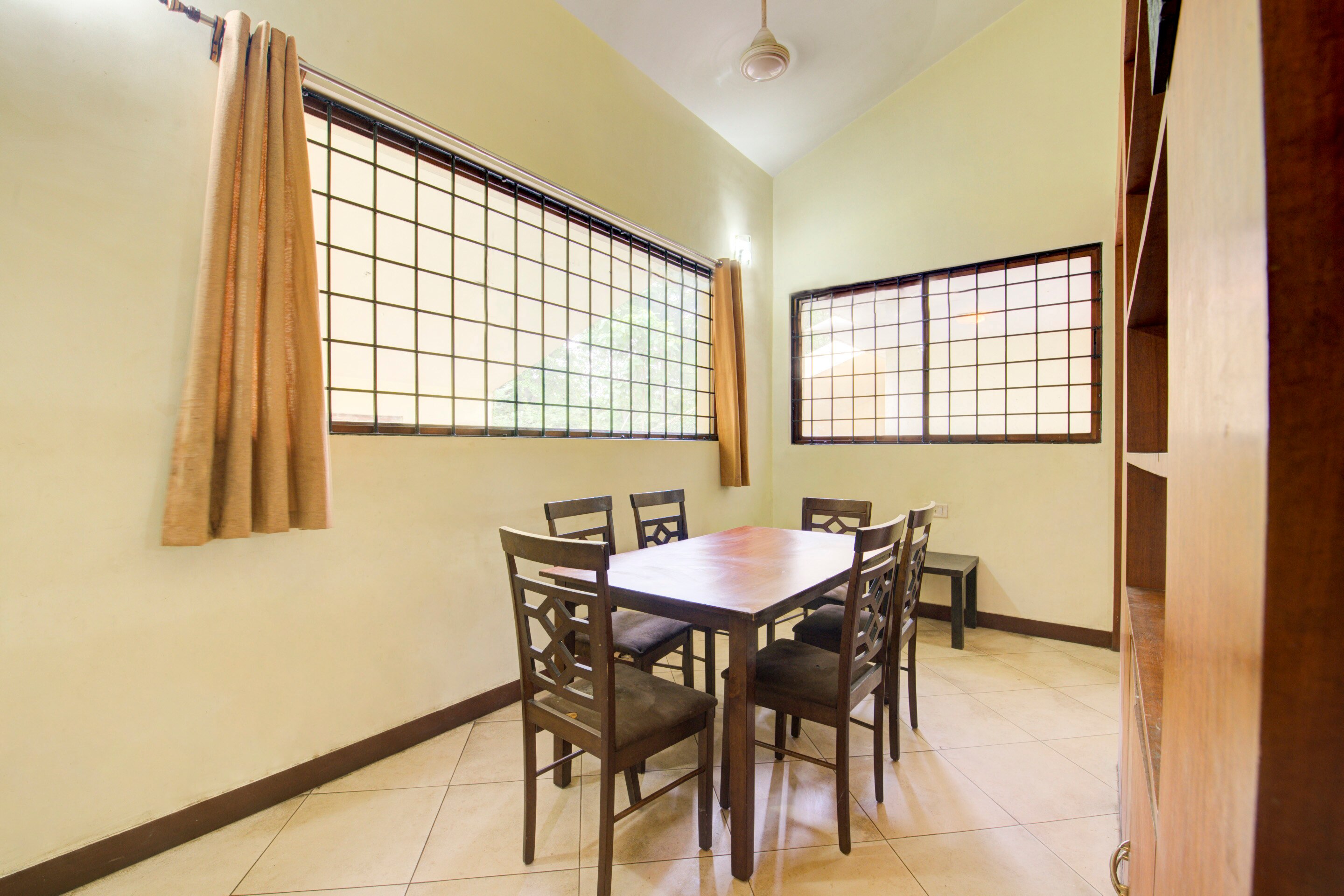 3 BHK Vedic Village Bungalow Best Rates on Kolkata Hotel Deals, Reviews