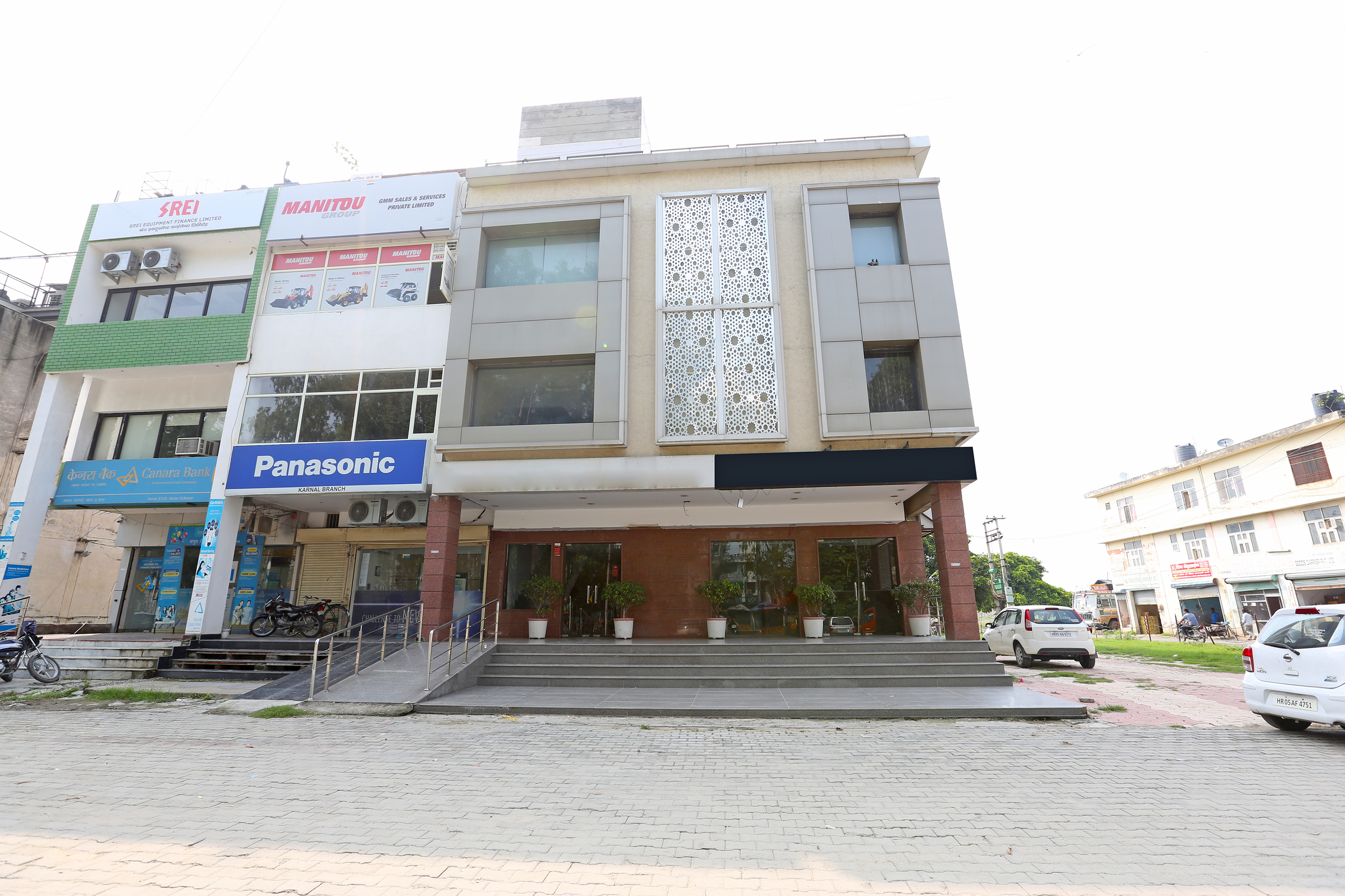 Hotel Nimantran Palace Karnal INR 265 OFF   2  9  4  9   Deal