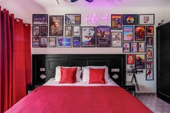 The Hollywood Studio | Free OTTs | 1Km to Beach | Pool, Goa