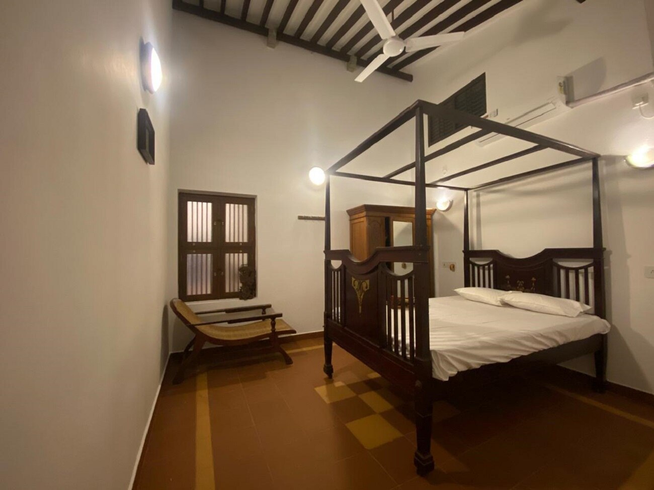 Hira Heritage Homestay - Tap to explore photos