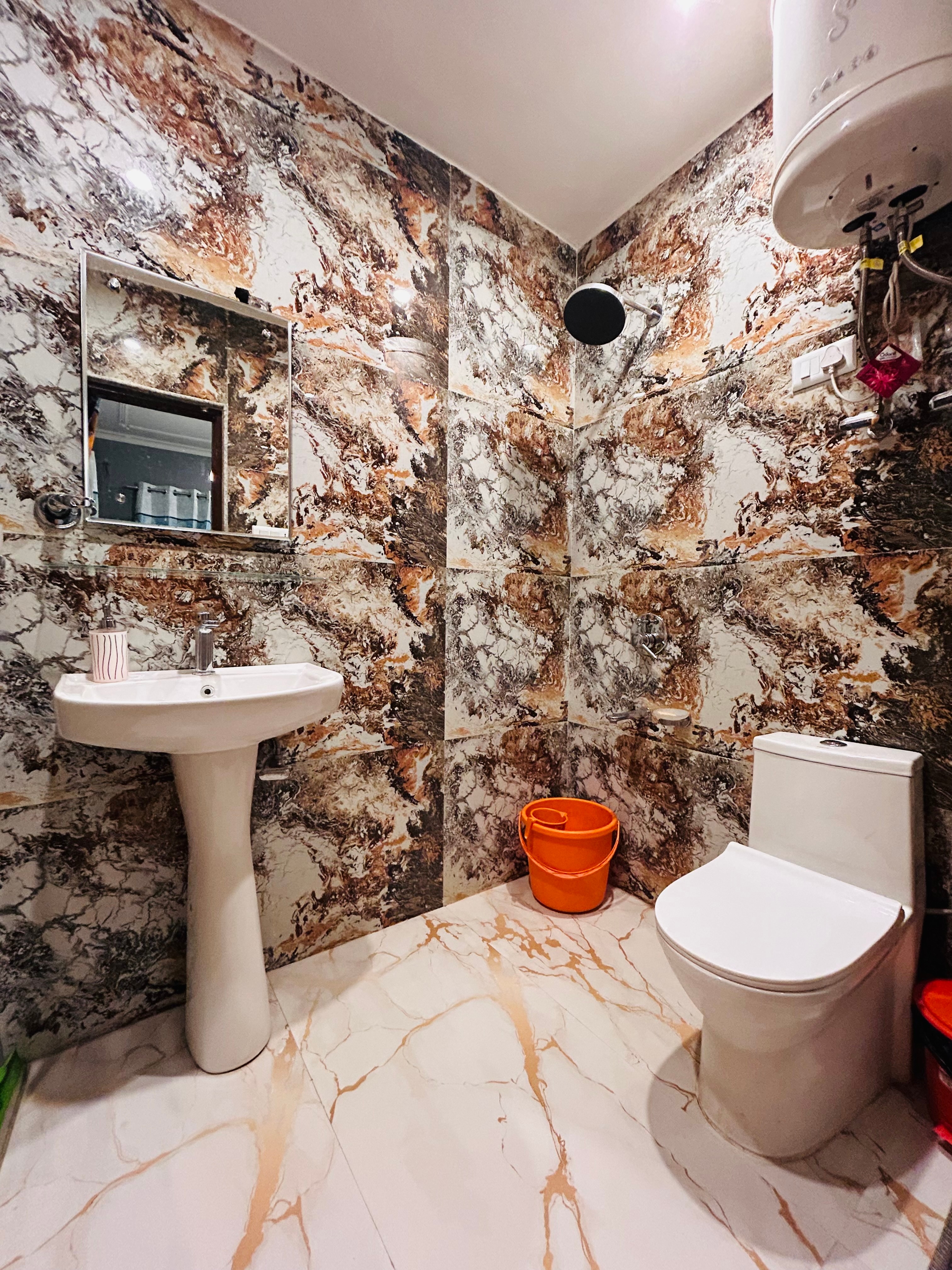 Johns Homestay - Tap to explore photos