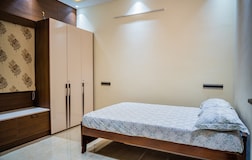 BEDROOM 1 - GROUND FLOOR