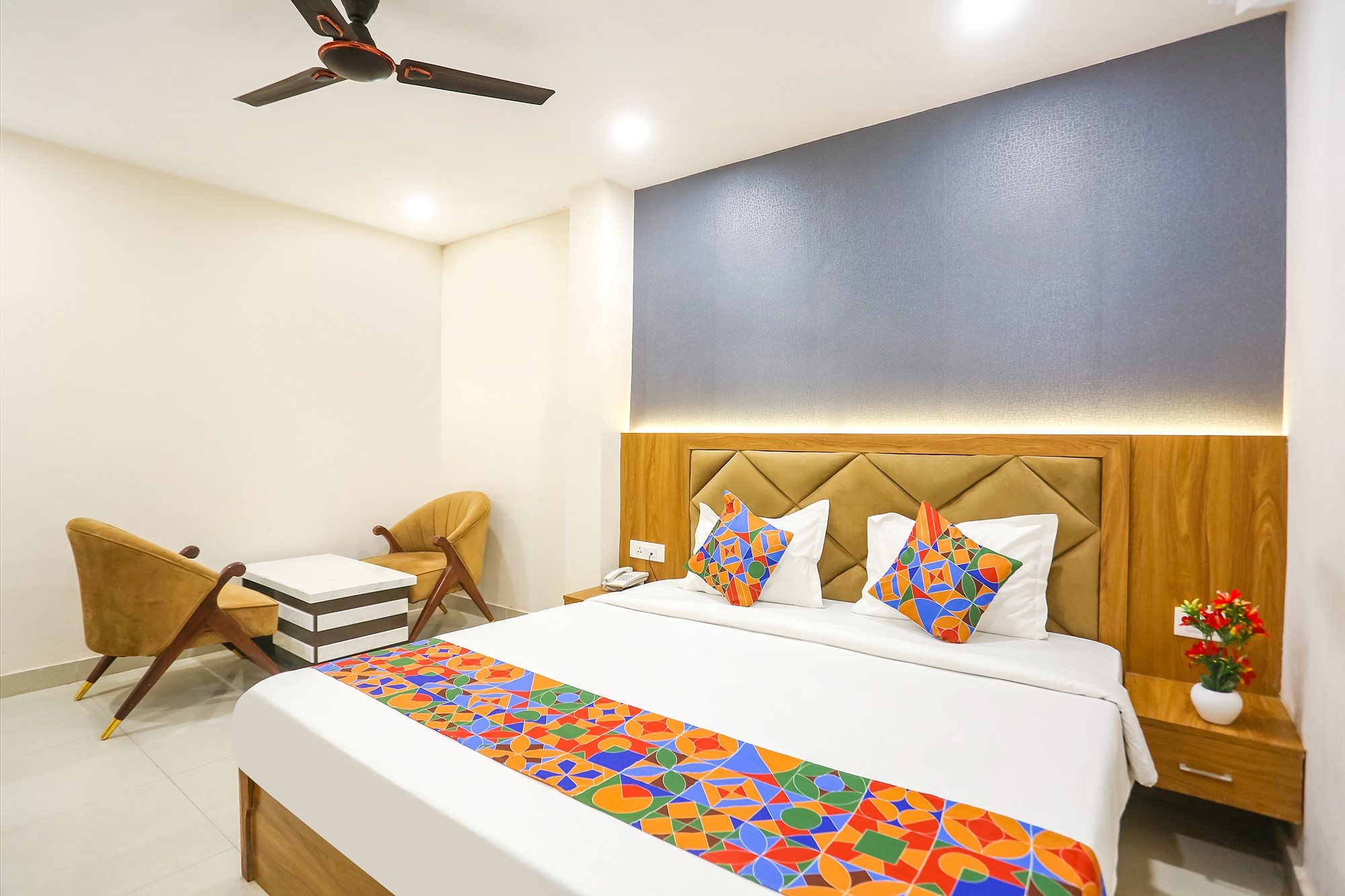 FabHotel Hari Kunj 900 m from Kashi Vishwanath Temple - Tap to explore photos