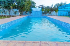 The Weekend Kingdom farm stay, Sohna
