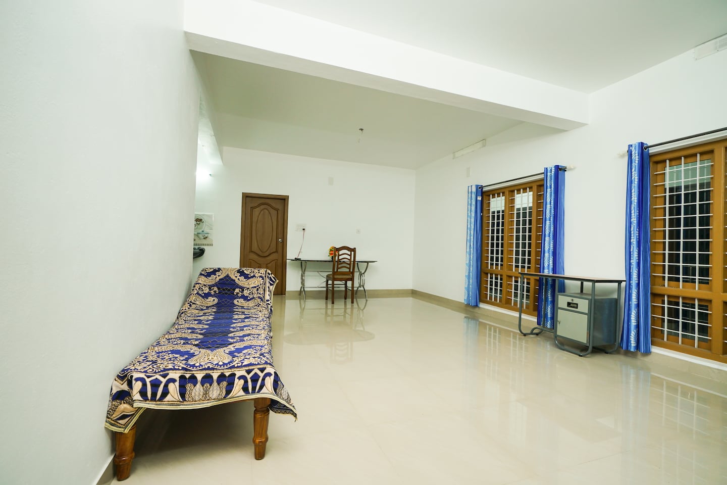 Zia Holiday Home - Tap to explore photos