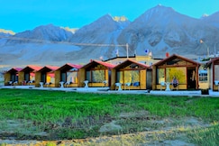 The Pangong, Pangong