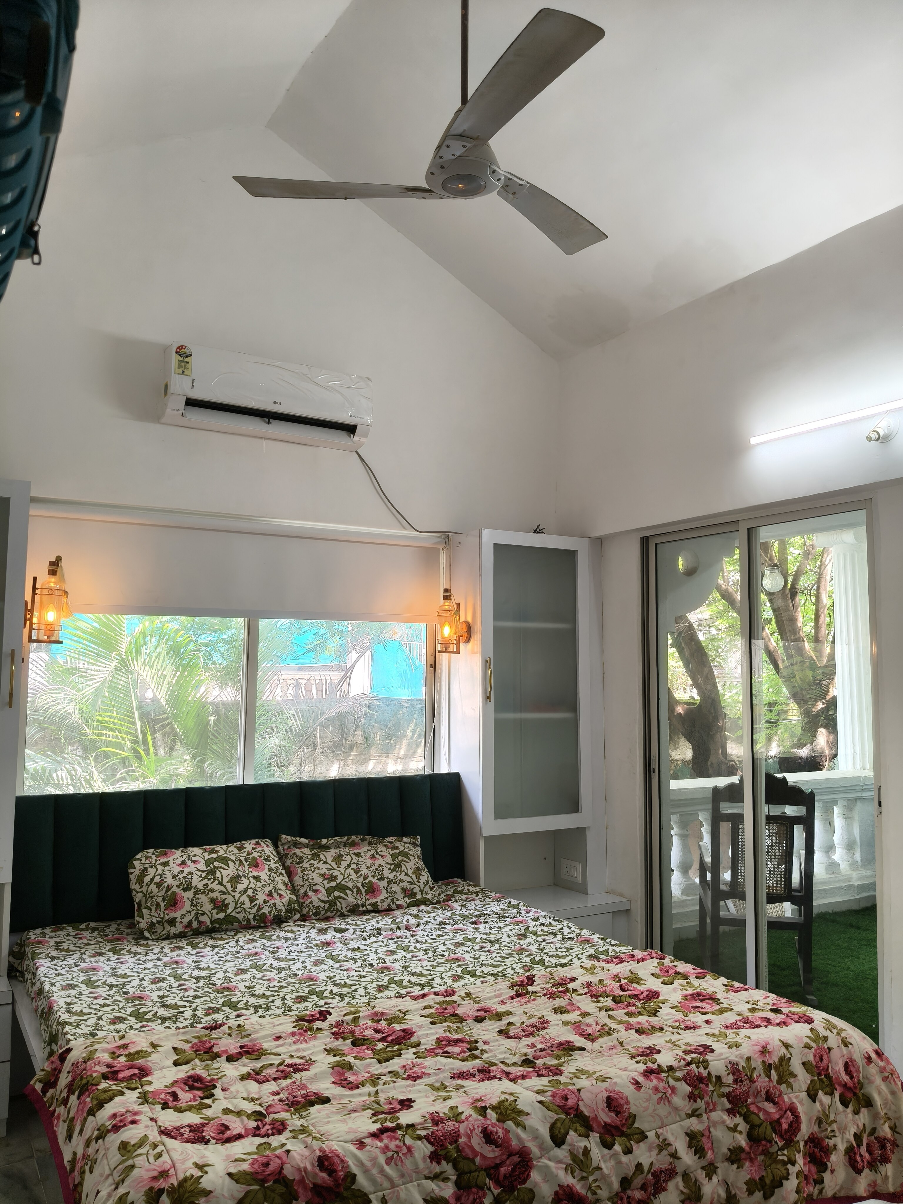 Rooms in Pune  Sukoon e Bahar Mahal - Tap to explore photos