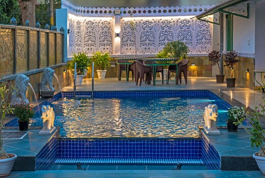 Aloukik Entire 5 BHK Villa