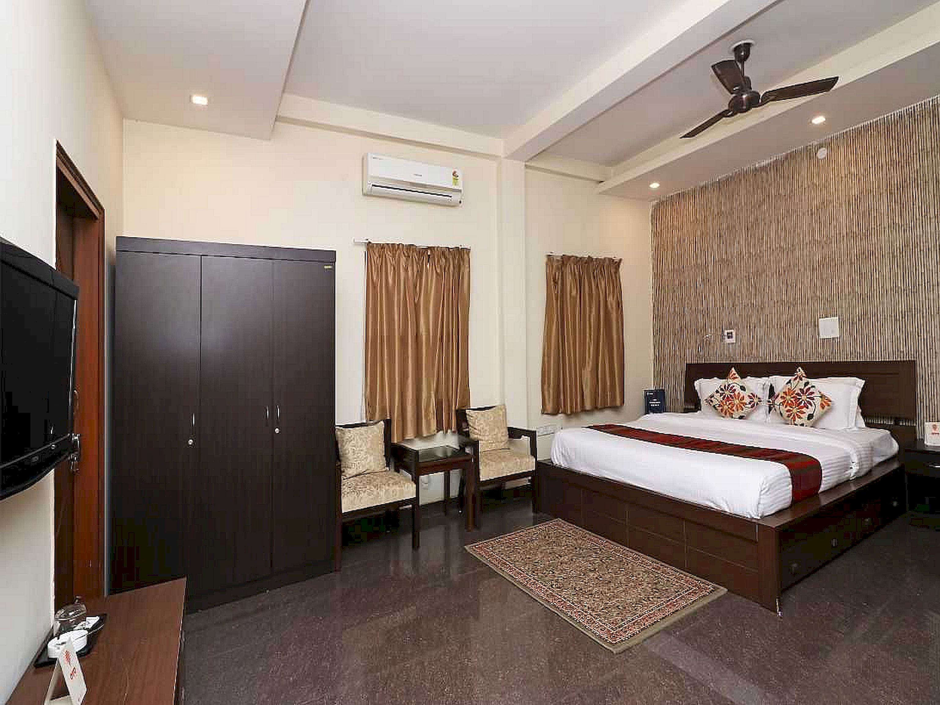 Hotel O Jaiswal Star Stay - Tap to explore photos