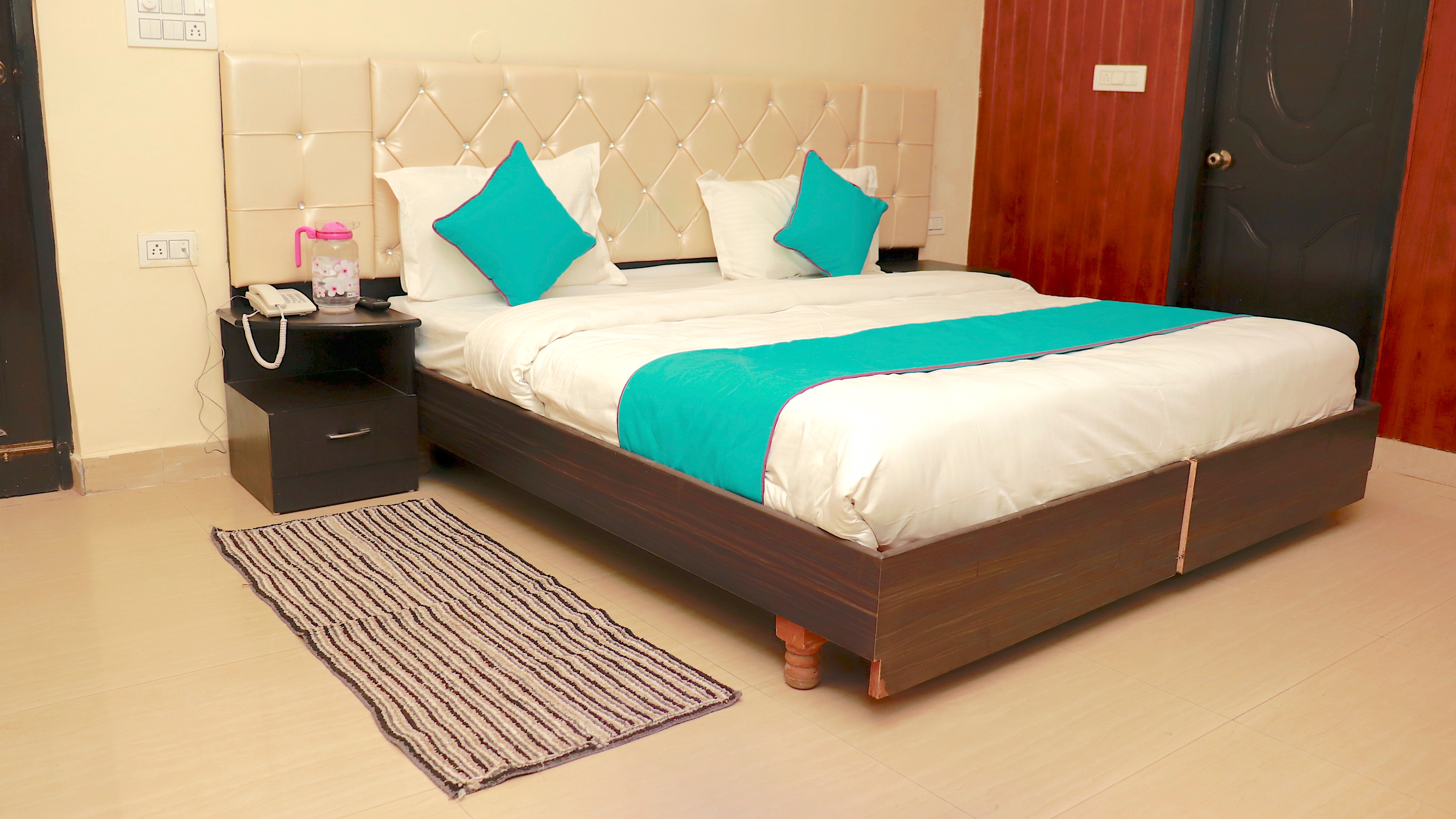 Hotel Leisure Palace 𝗕𝗢𝗢𝗞 Rishikesh Hotel 𝘄𝗶𝘁𝗵 ₹𝟬 𝗣𝗔𝗬𝗠𝗘𝗡𝗧