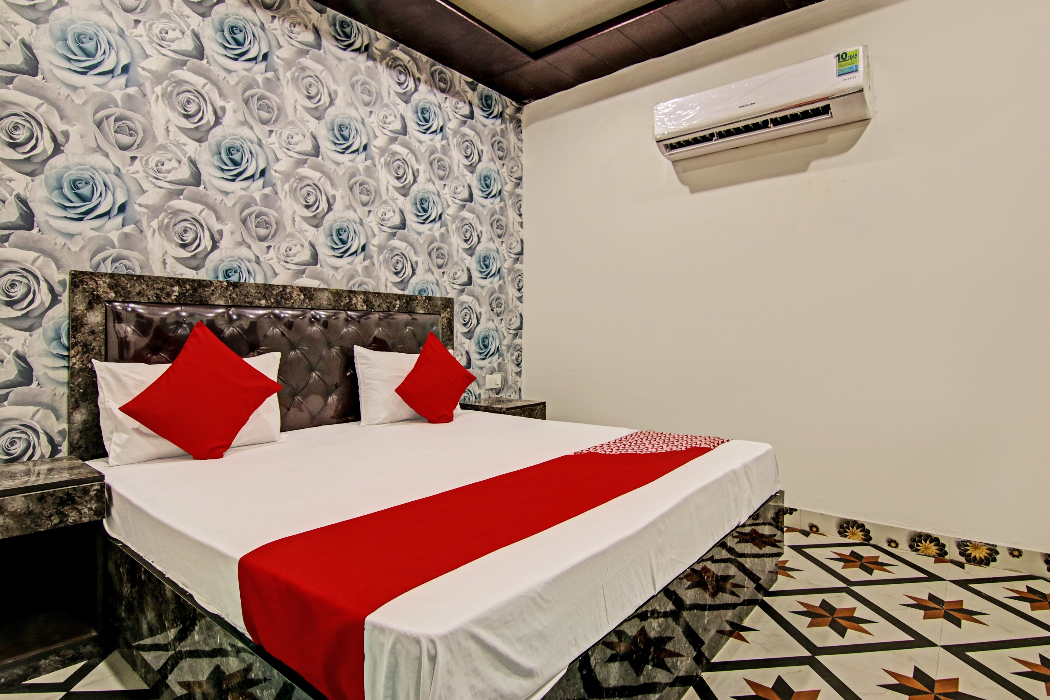Hotel Welcome Dau Ji - Tap to explore photos