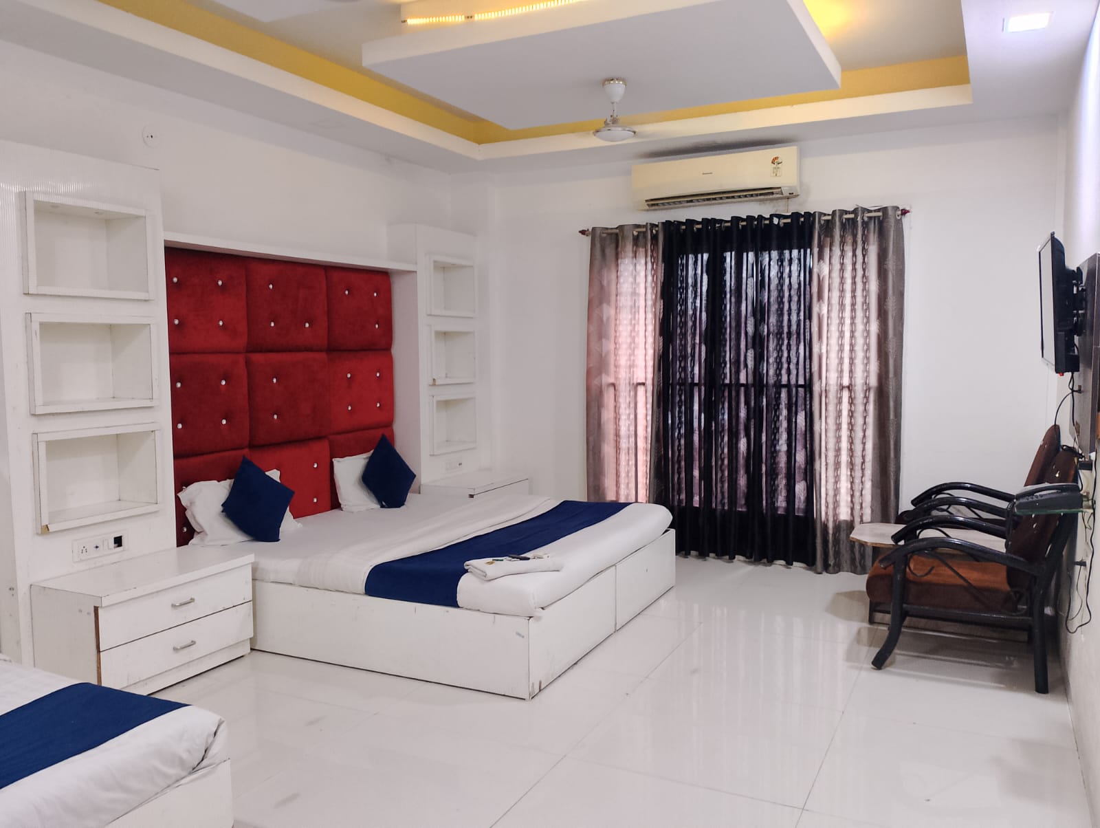 Hotel Kanchan Palace - Tap to explore photos
